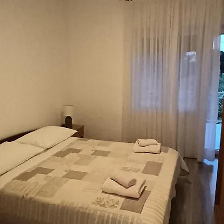 Lana Apartman