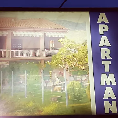 Apartman Lana *